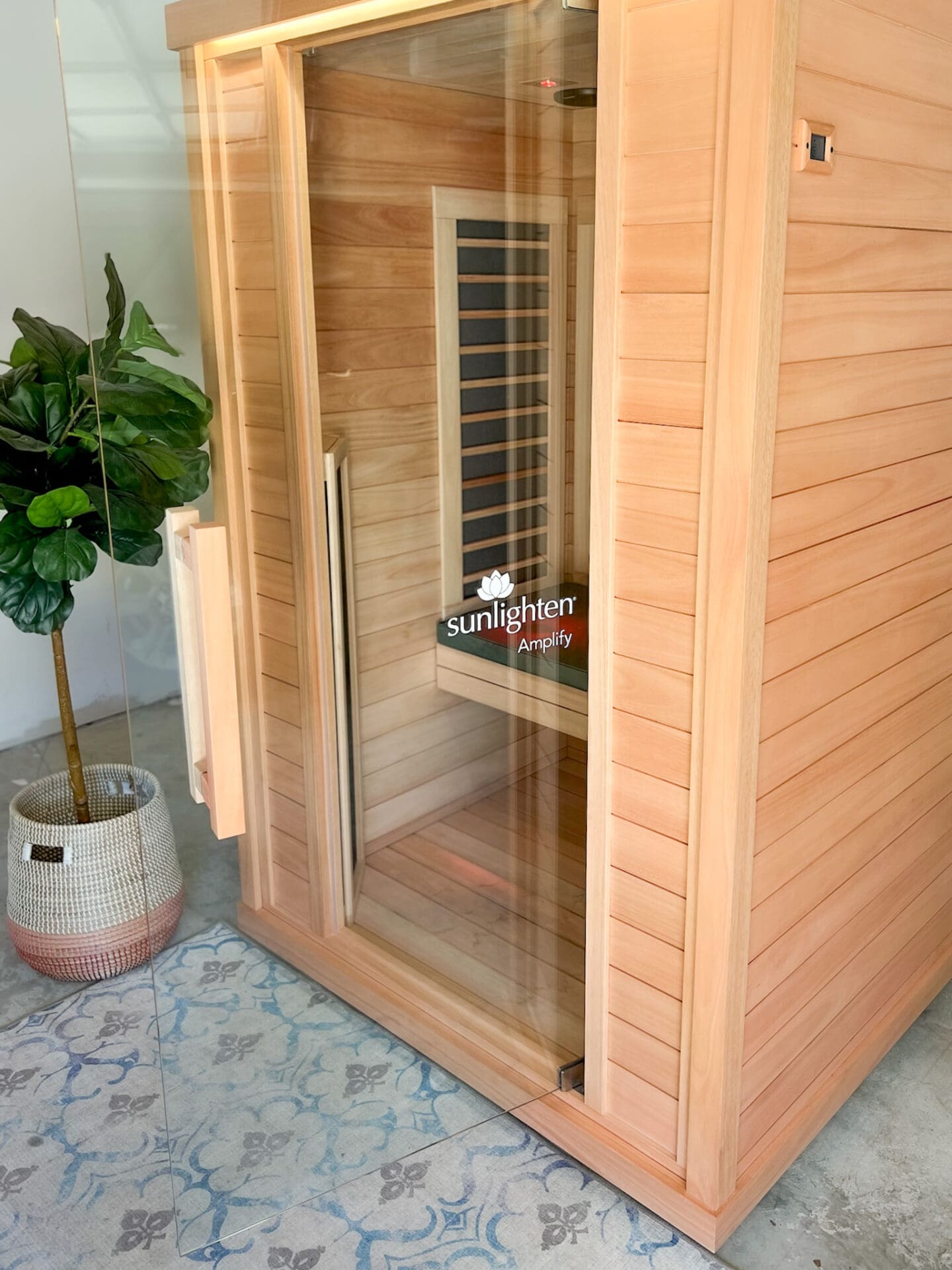 Sunlighten infrared sauna therapy became my favorite Sunday reset ritual. Health benefits & why it's perfect for busy moms!